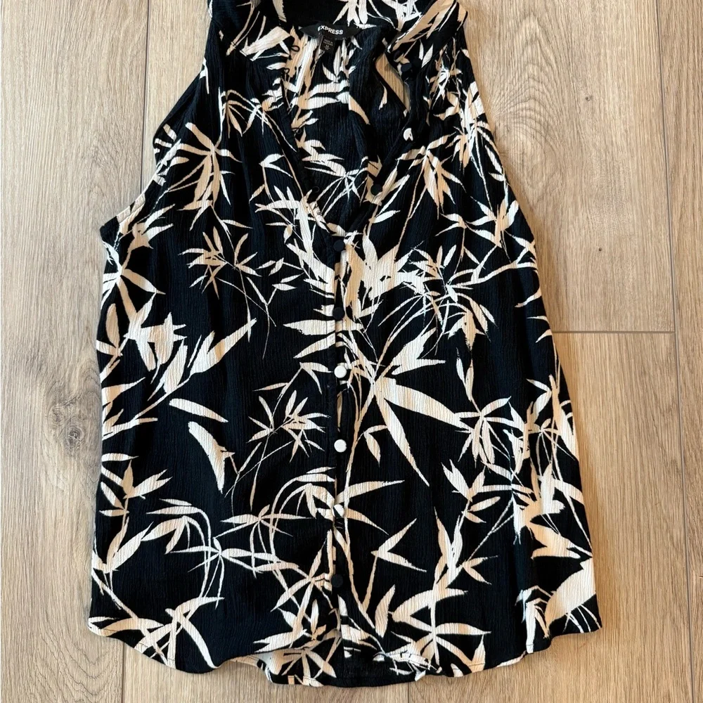Express Black and White Bamboo Print Top - Picture 1 of 5